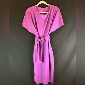 Beautiful purple dress w/belt (L)